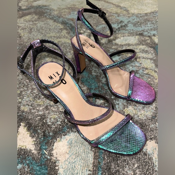 NWOT Iridescent Strappy Heels - Picture 2 of 6